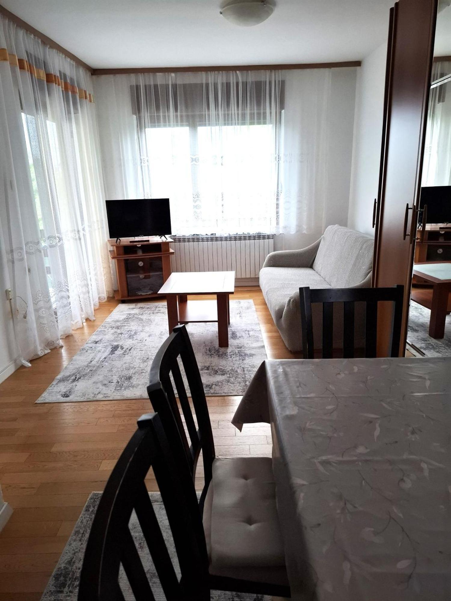 Apartment Maximir *