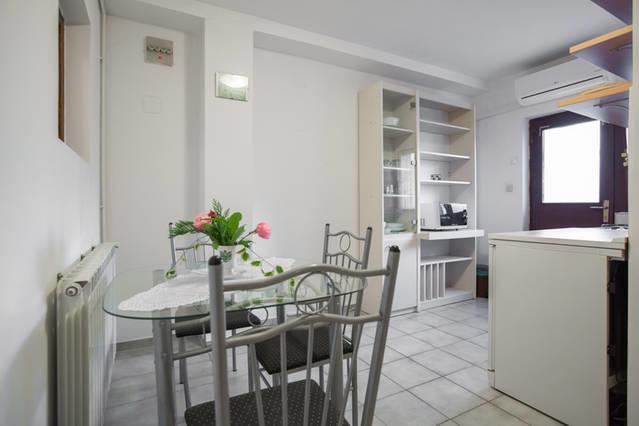 Maximir Apartment *